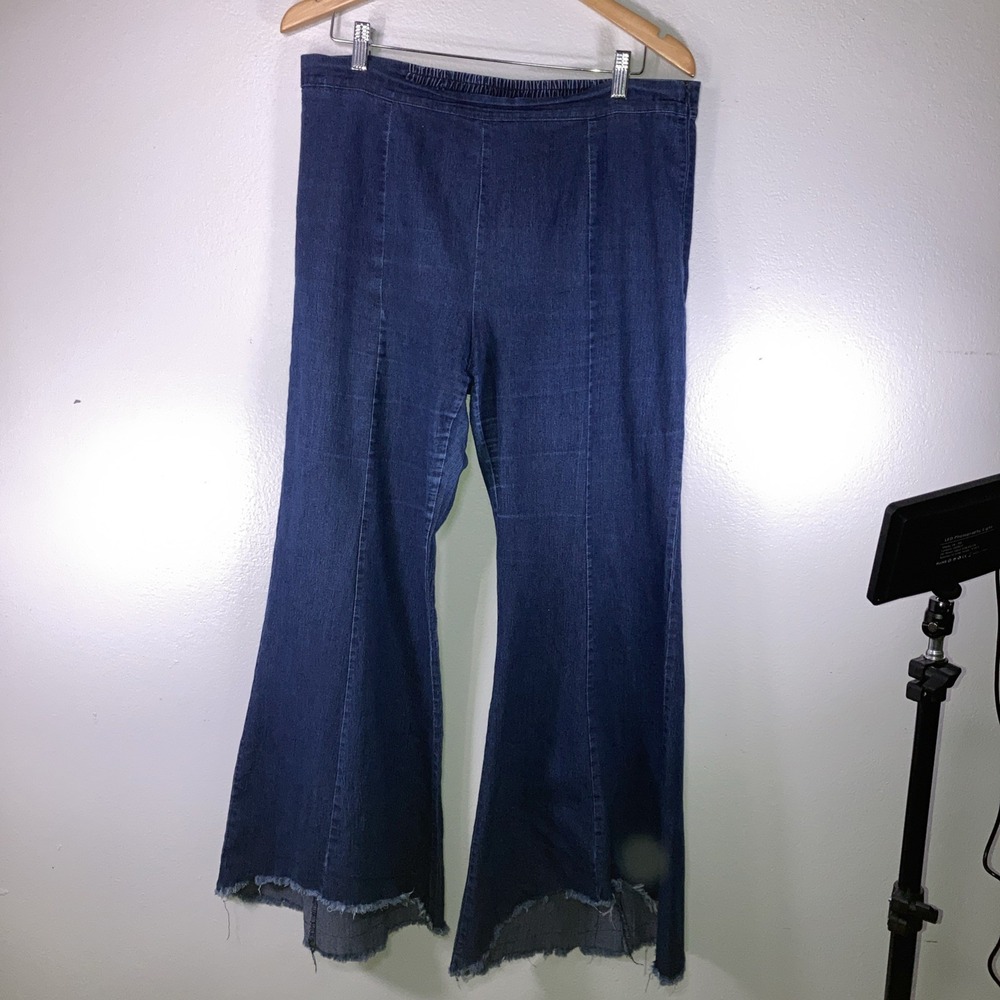 Reborn Jeans Women's Size Large Blue Denim Wide Leg Zip Side